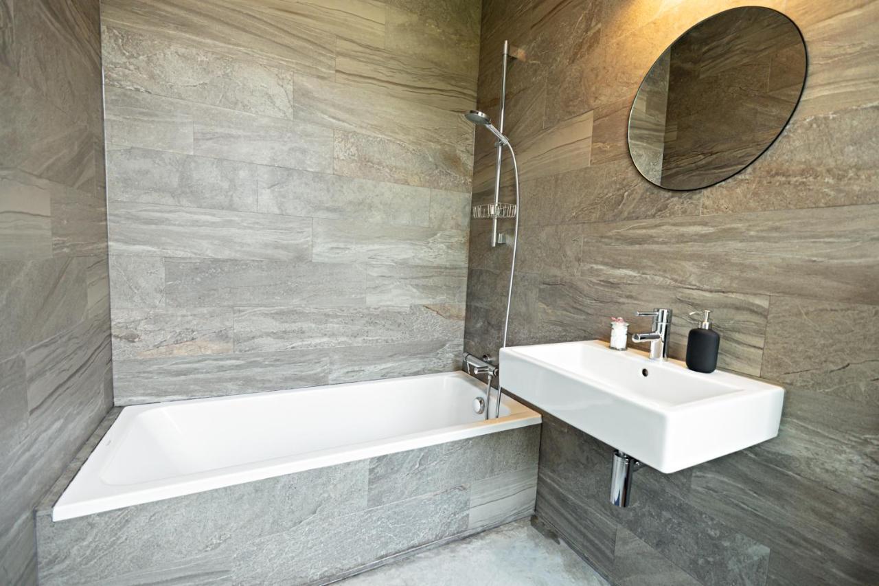 Luxury Suites South By Rikas Hotels Antwerpen Buitenkant foto